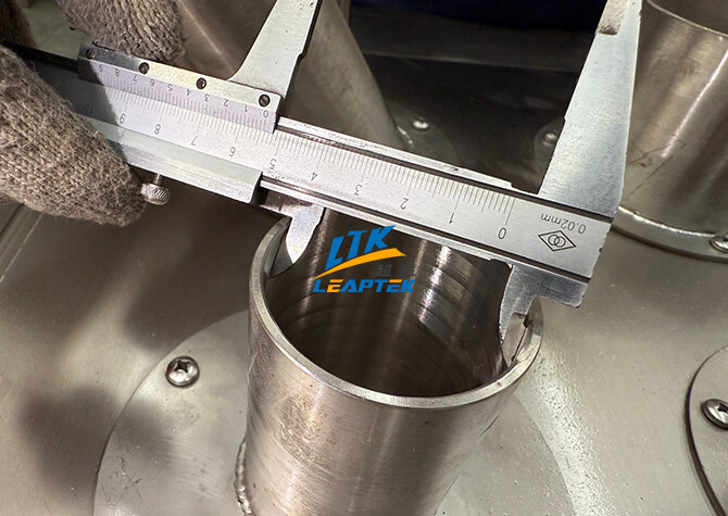 Downward-Pressure-Slicing-Machine04