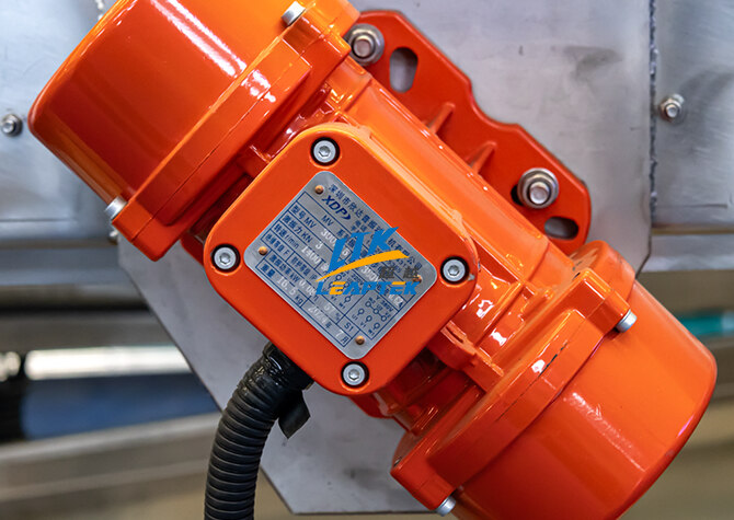 Vibration-Dewatering-and-Degreasing-Machine05